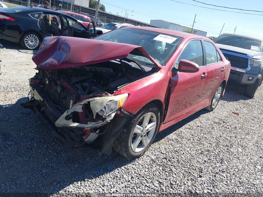 Vin: 4t1bf1fk8eu741868, lot: 46907329, toyota camry se 20142