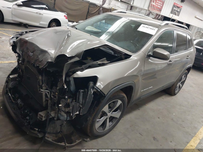 2020 Jeep Cherokee Limited 4X4, Front End, IAAI, VIN 1C4PJMDX2LD570542 — photo 2