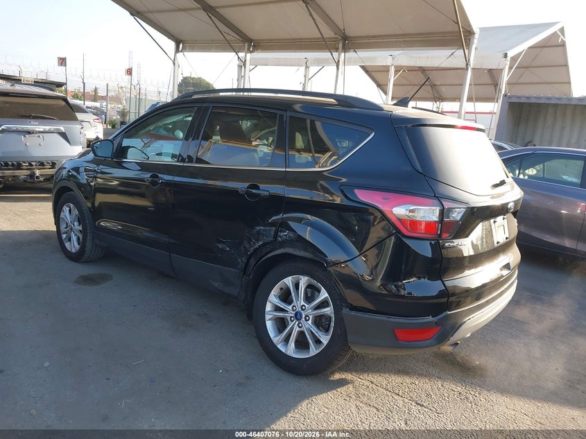 Vin: 1fmcu0hd2jua24007, lot: 46907434, ford escape sel 20183