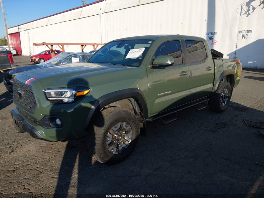 2022 Toyota Tacoma Trd Off Road, Удар сзади, IAAI, VIN 3TMCZ5AN6NM508701 — фото 2