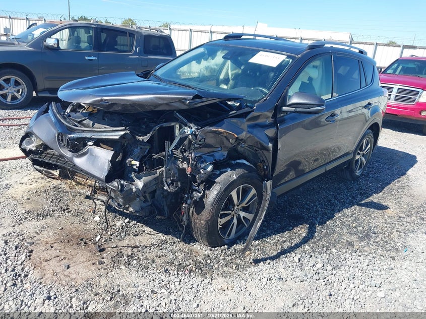 2018 Toyota Rav4 Xle, Left Side, IAAI, VIN JTMWFREVXJJ163106 — photo 2