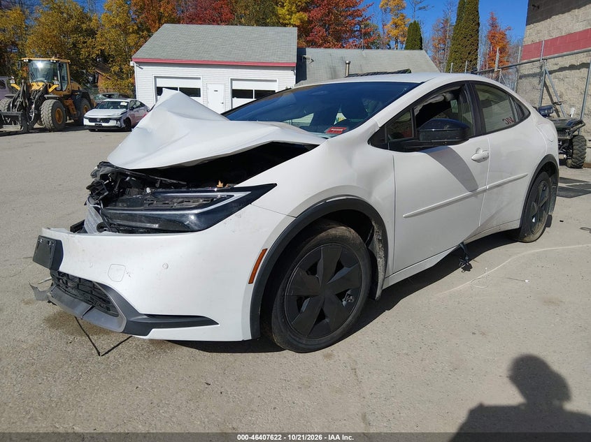 2024 Toyota Prius Prime Se, Front End, IAAI, VIN JTDACACU8R3036031 — photo 2