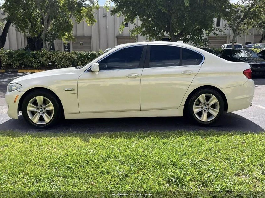 2012 BMW 528I XDRIVE · Photo 12