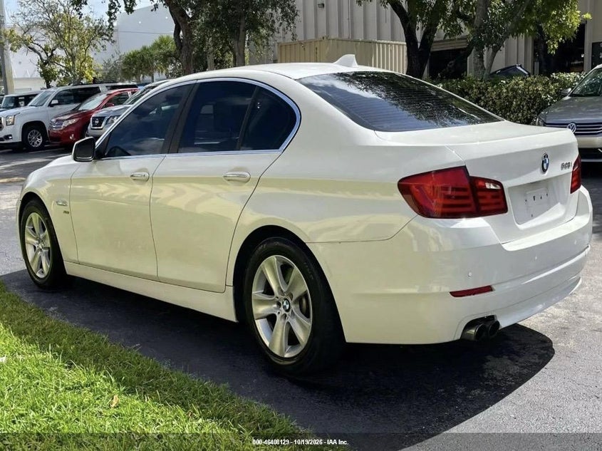 2012 BMW 528I XDRIVE · Photo 3
