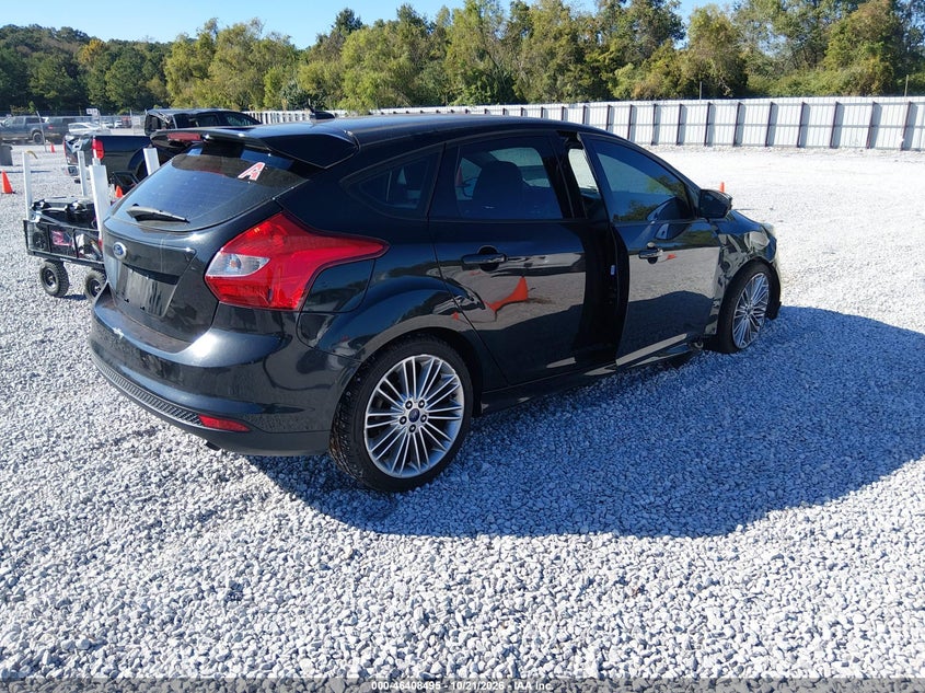 Vin: 1fadp3k28dl282735, lot: 46908853, ford focus se 20134