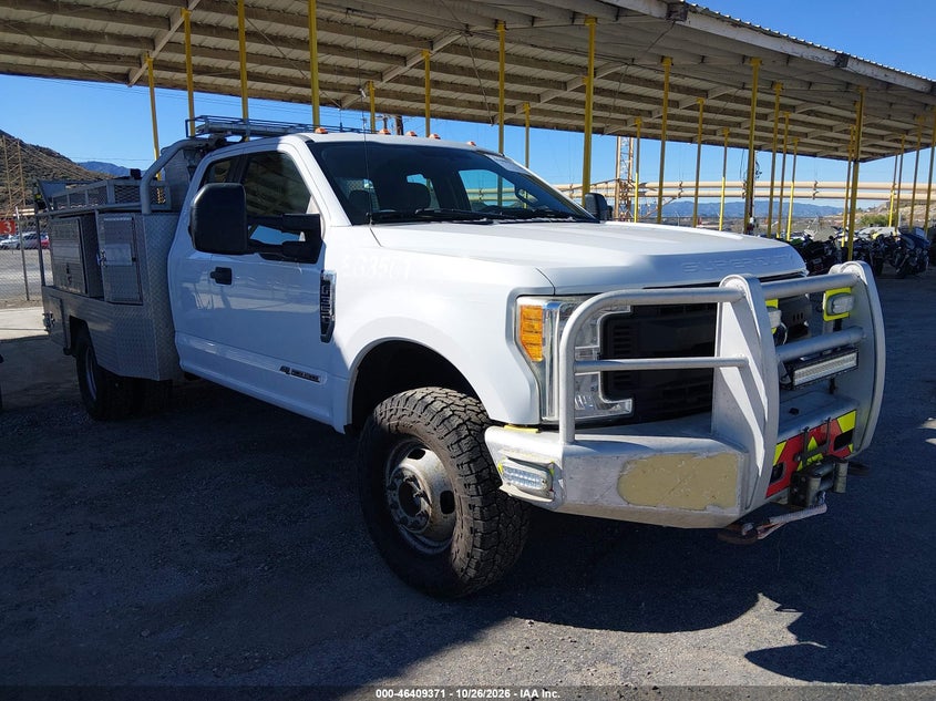 2017 Ford F-350 Chassis XL