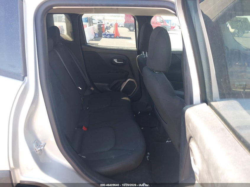 2015 JEEP RENEGADE LATITUDE · Photo 8
