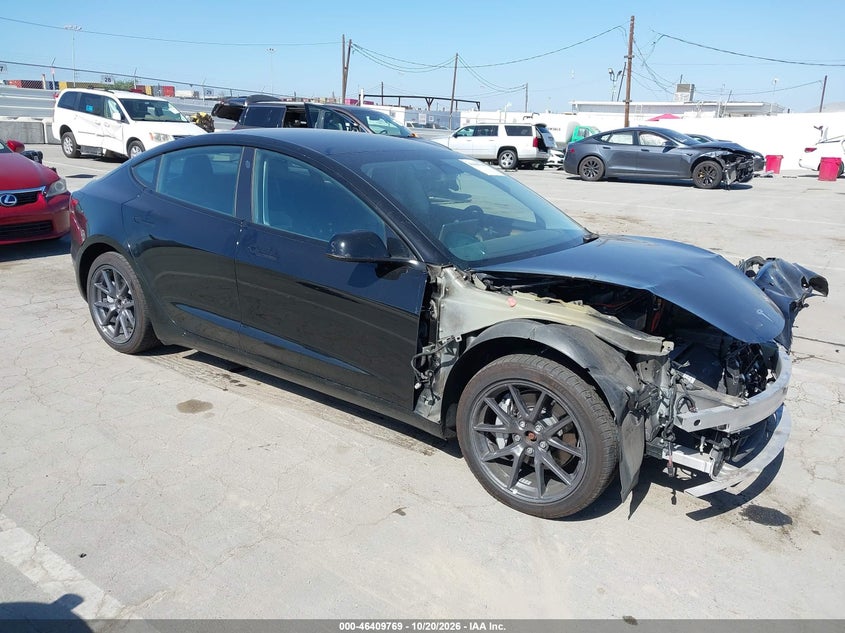 TESLA MODEL 3 - zdjęcie 1