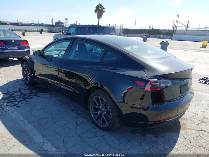 TESLA MODEL 3 - zdjęcie 3