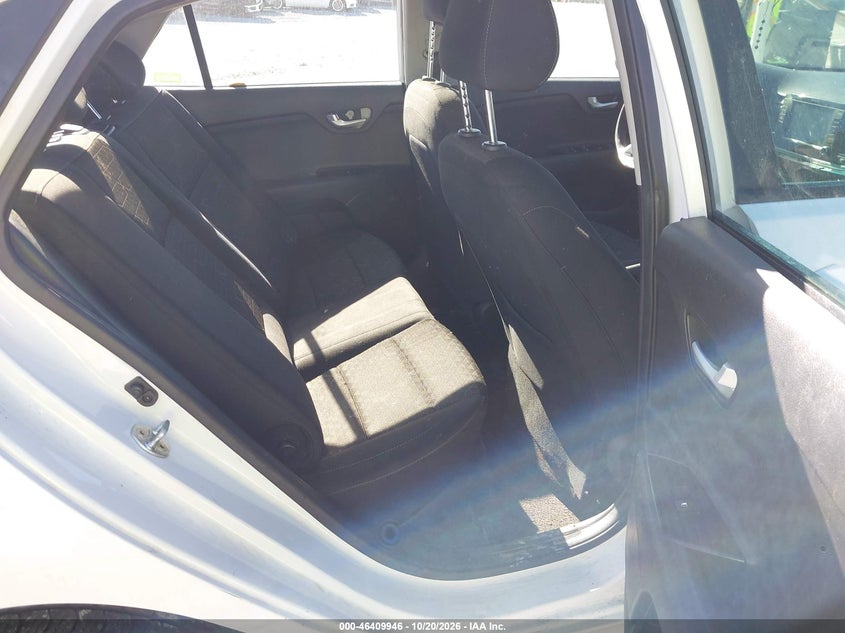 2019 KIA RIO S · Фото 8