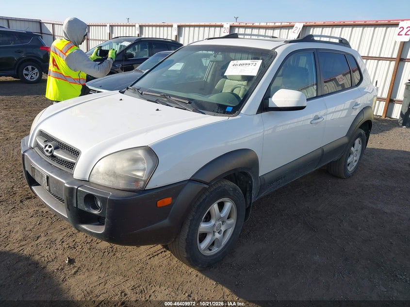 2005 Hyundai Tucson Gls/Lx, Normal Wear & Tear, IAAI, VIN KM8JN72D85U061056 — photo 2