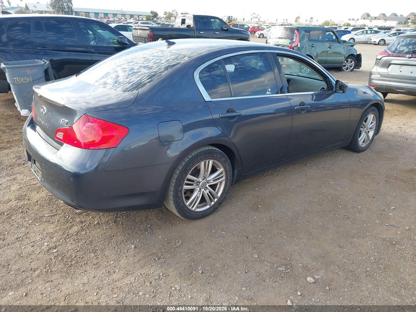 2012 INFINITI G37 JOURNEY · Фото 4