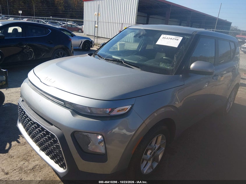 2022 Kia Soul Lx, Right Front, IAAI, VIN KNDJ23AU5N7811650 — photo 2