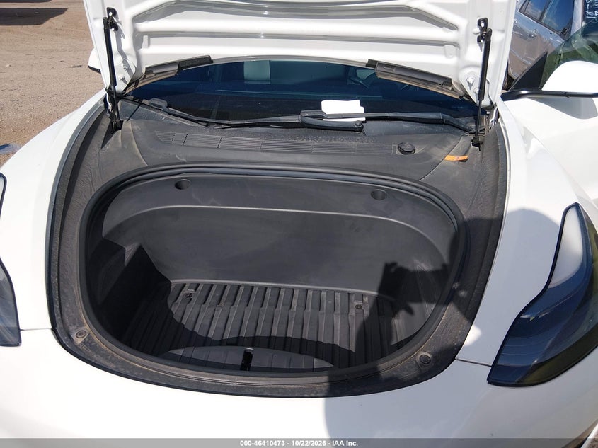 TESLA MODEL 3 - zdjęcie 10