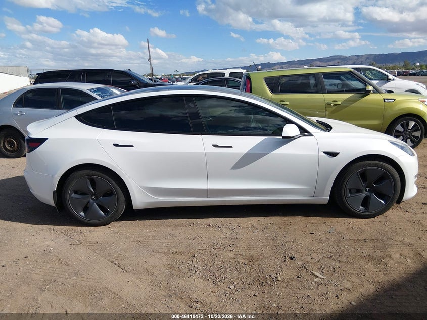TESLA MODEL 3 - zdjęcie 13