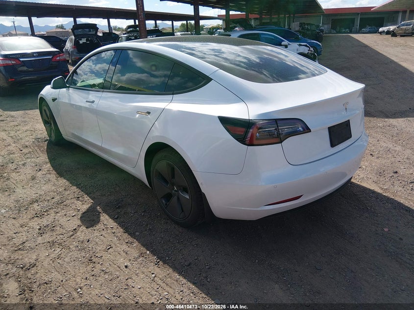 TESLA MODEL 3 - zdjęcie 3