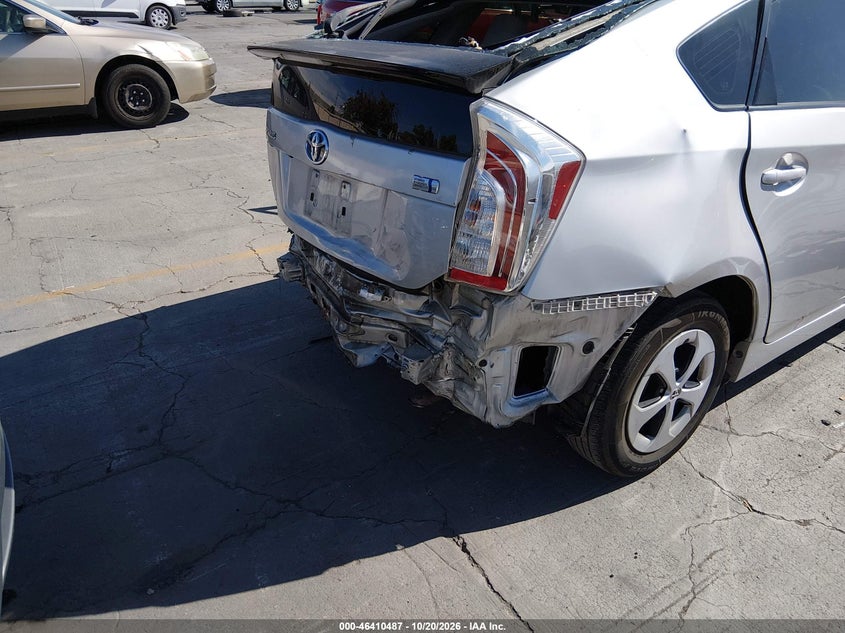 2015 TOYOTA PRIUS TWO · Фото 6