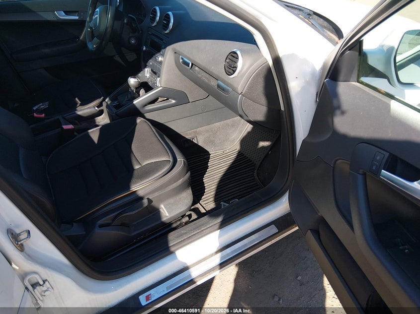 AUDI A3 2012 VIN WAUBFAFM0CA019215
