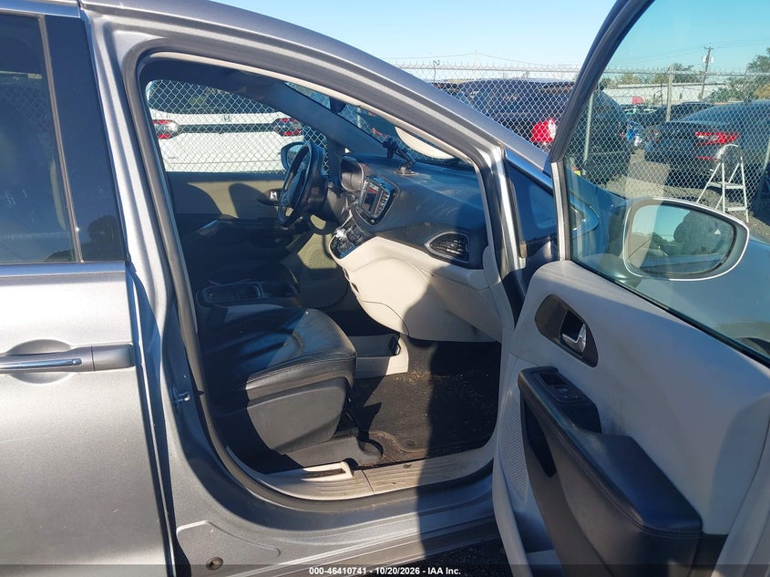 CHRYSLER PACIFICA 2019 VIN 2C4RC1BG5KR681148