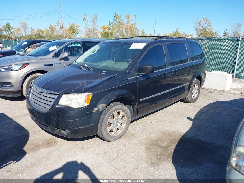 2010 Chrysler Town & Country Touring, Front End, IAAI, VIN 2A4RR5D19AR449031 — photo 2