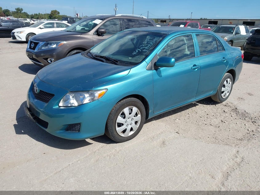 2010 TOYOTA COROLLA LE · Фото 2