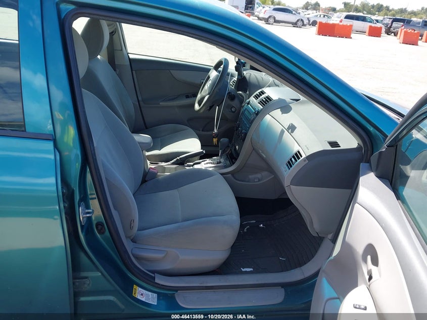 2010 TOYOTA COROLLA LE · Фото 5