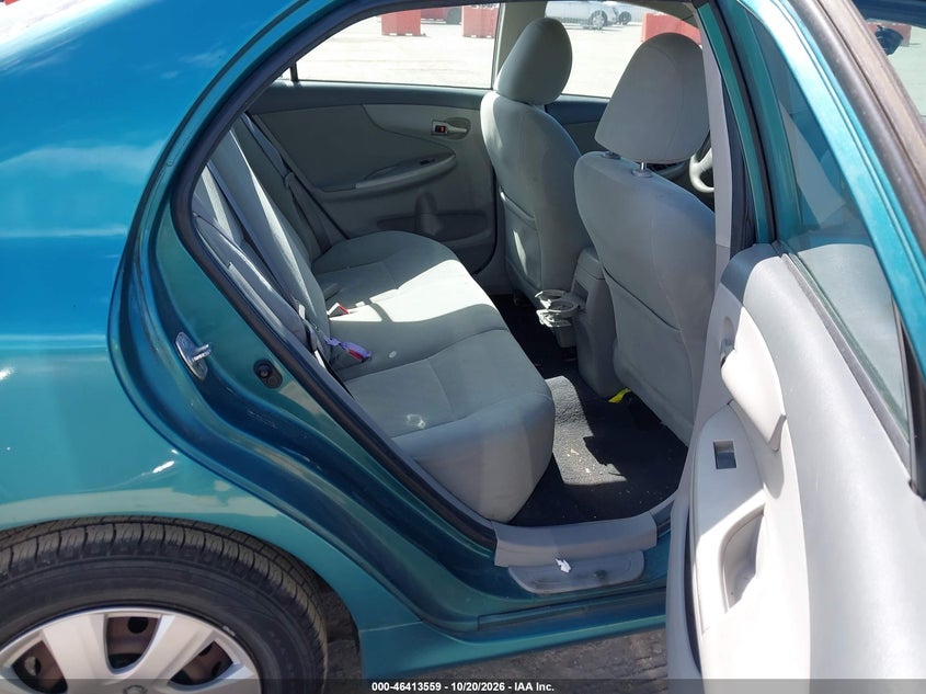 2010 TOYOTA COROLLA LE · Фото 8