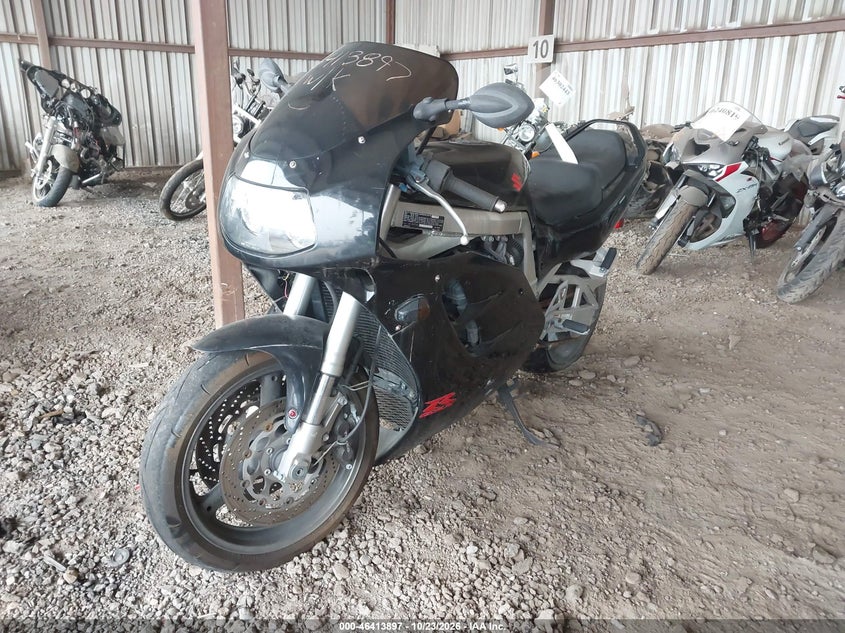 1998 Suzuki Gsx-R1100 W, Обычный износ, IAAI, VIN JS1GU75A1W2100077 — фото 2