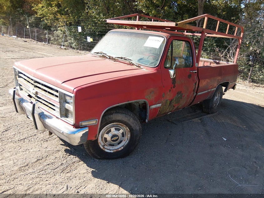 1985 Chevrolet C20, Обычный износ, IAAI, VIN 1GCGC24M6FF395032 — фото 2