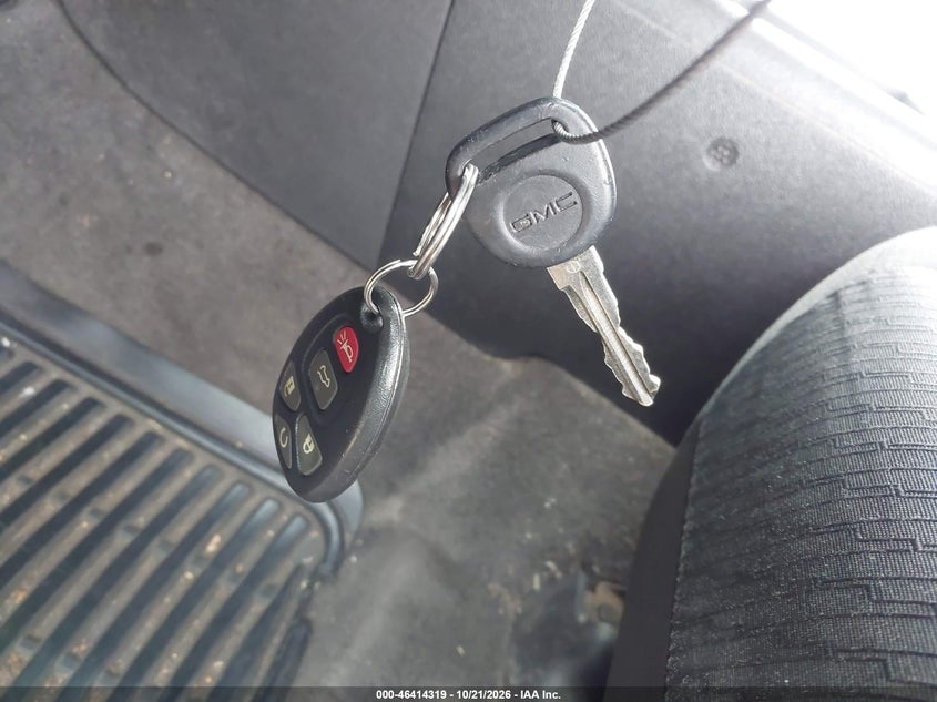 2012 GMC YUKON SLE · Фото 11