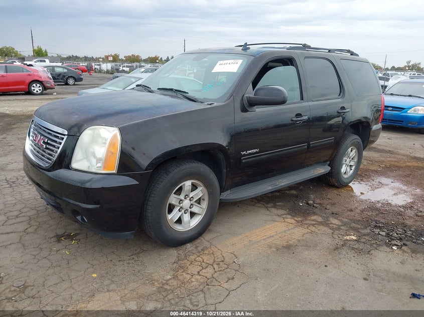 2012 GMC YUKON SLE · Фото 2
