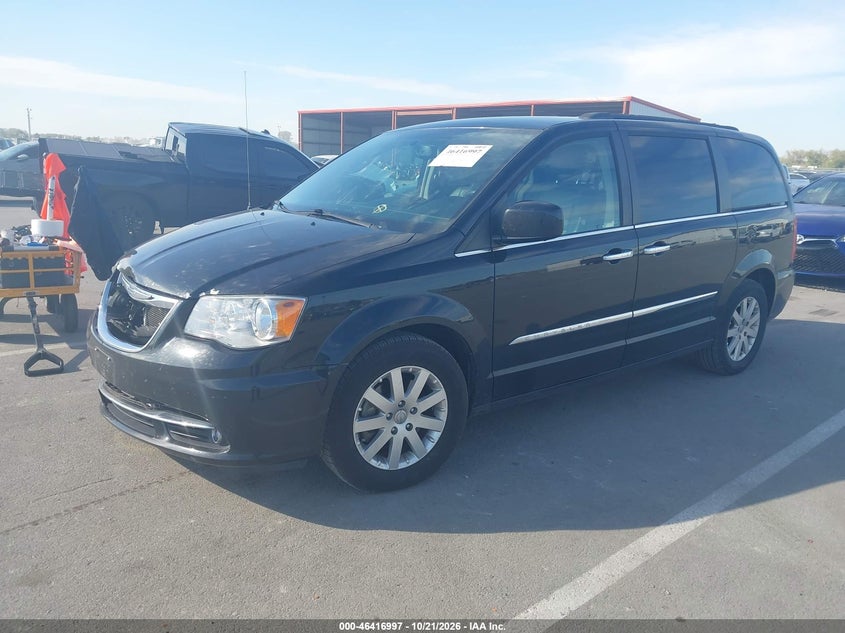 2016 Chrysler Town & Country Touring, Front End, IAAI, VIN 2C4RC1BG7GR232626 — photo 2