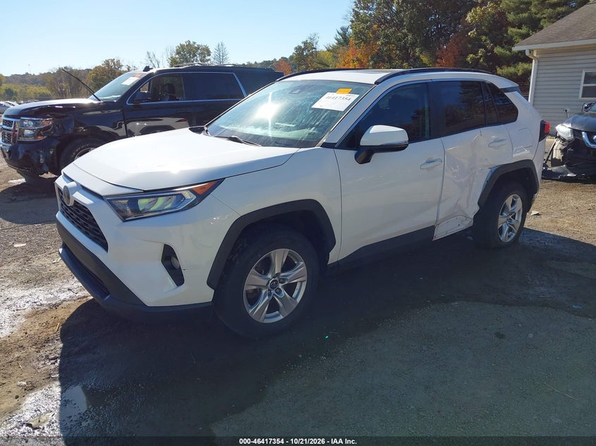 2020 Toyota Rav4 Xle, Left Side, IAAI, VIN 2T3W1RFV6LW068494 — photo 2