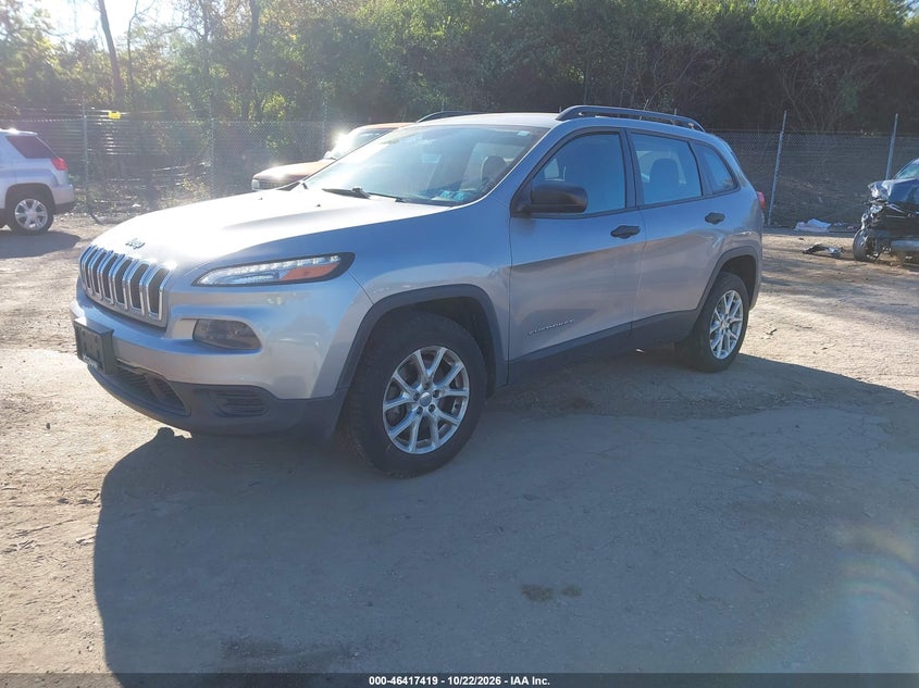 2015 Jeep Cherokee Sport, Front & Rear, IAAI, VIN 1C4PJMAB0FW588801 — photo 2