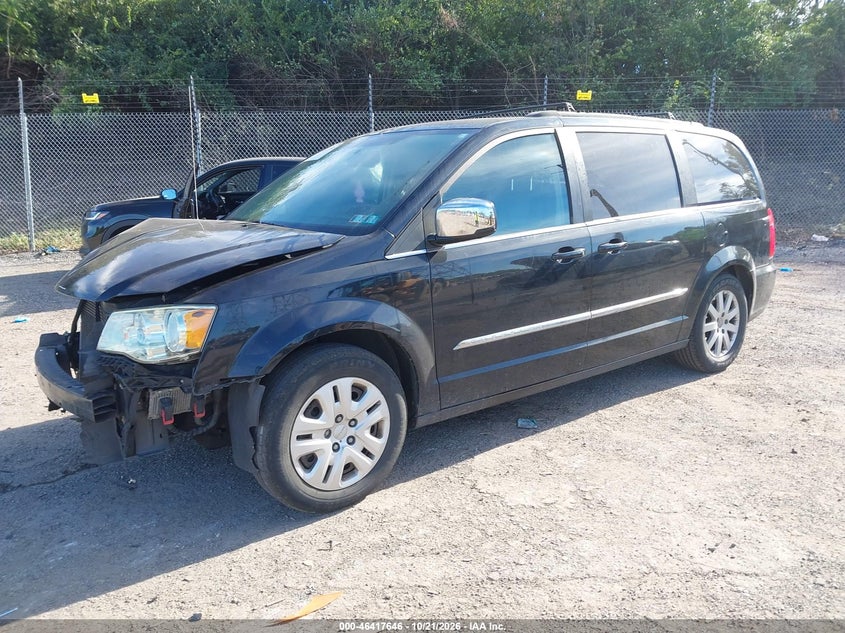 2012 Chrysler Town & Country Touring-L, Front End, IAAI, VIN 2C4RC1CG2CR133771 — photo 2
