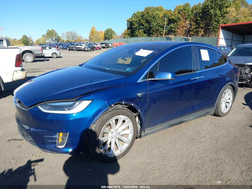 2017 Tesla Model X 100D/75D/90D, Left Front, IAAI, VIN 5YJXCDE29HF046155 — photo 2