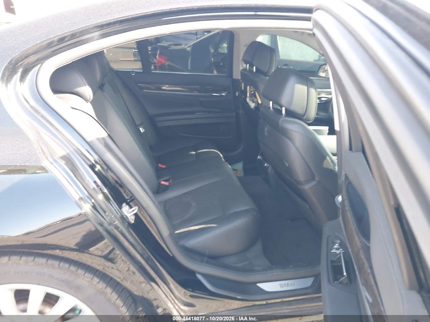 2013 BMW 740I · Фото 8