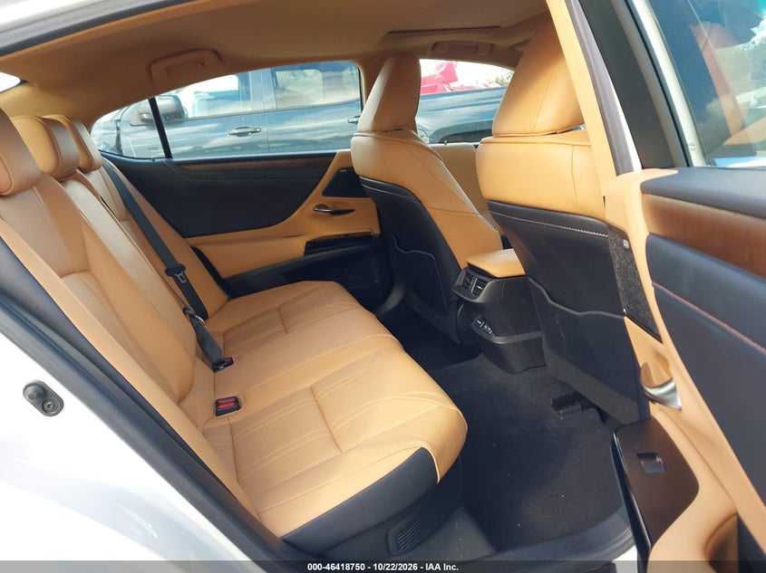LEXUS ES 300H - zdjęcie 8