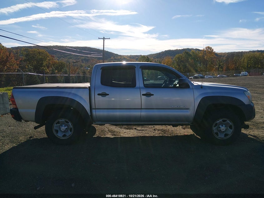 2013 TOYOTA TACOMA BASE V6 · Фото 13