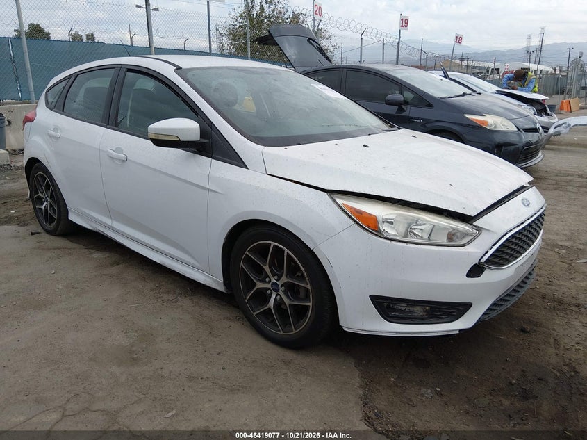 2015 FORD FOCUS SE