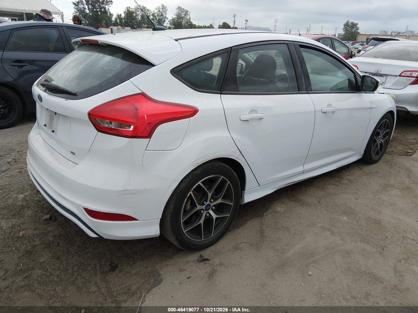2015 FORD FOCUS SE · Фото 4