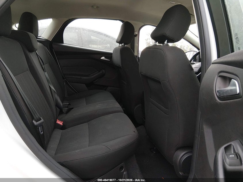 2015 FORD FOCUS SE · Фото 8
