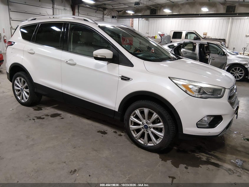 Vin: 1fmcu9jd1hua22323, lot: 46920002, ford escape titanium 2017 img_1