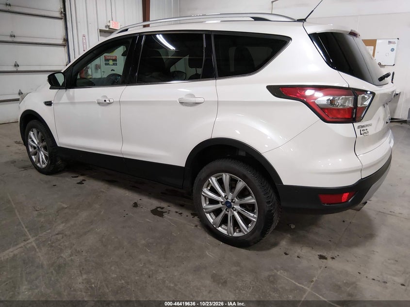 Vin: 1fmcu9jd1hua22323, lot: 46920002, ford escape titanium 20173