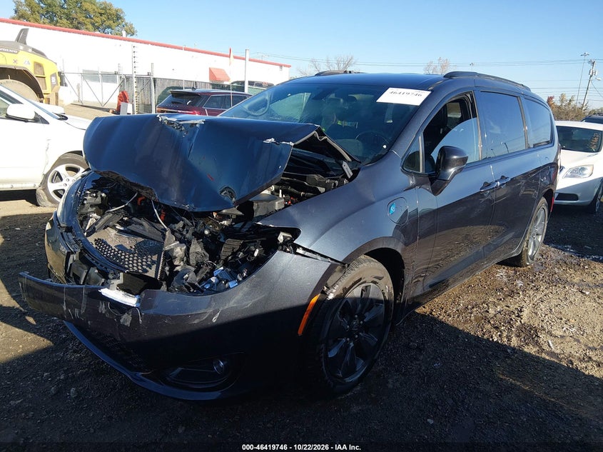 Vin: 2c4rc1l76lr273452, lot: 46920112, chrysler pacifica hybrid touring l 20202