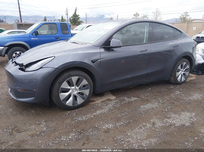 2023 Tesla Model Y Awd/Long Range Dual Motor All-Wheel Drive, По кругу, IAAI, VIN 7SAYGAEE2PF888113 — фото 2