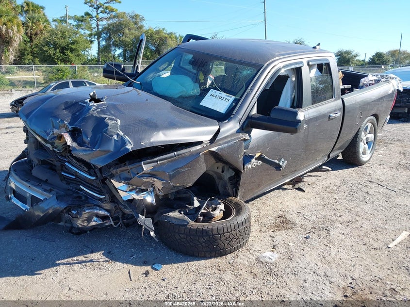 Vin: 1c6rr6gt3hs590525, lot: 46920621, ram 1500 big horn  4x2 6'4 box 20172
