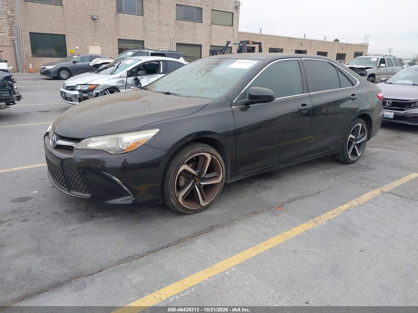 2017 Toyota Camry Se, Right Side, IAAI, VIN 4T1BF1FK9HU393826 — photo 2