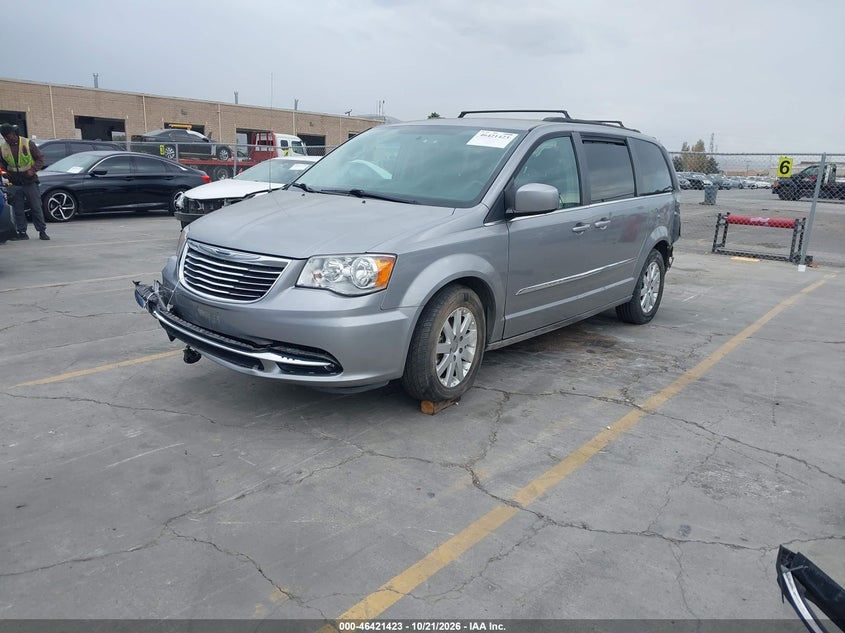 2016 Chrysler Town & Country Touring, Front & Rear, IAAI, VIN 2C4RC1BG2GR288201 — photo 2