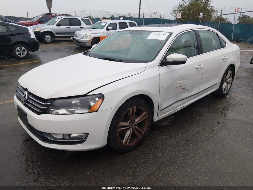 2015 Volkswagen Passat 1.8T Se, Left Side, IAAI, VIN 1VWBT7A30FC077778 — photo 2